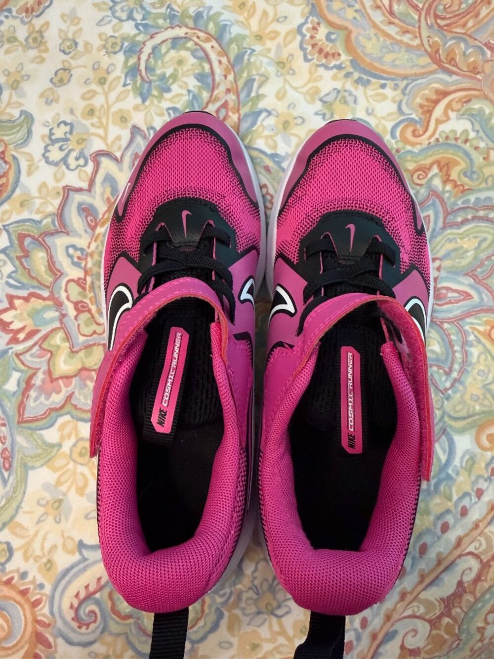 Girls Hot Pink and Black Nikes 2.5